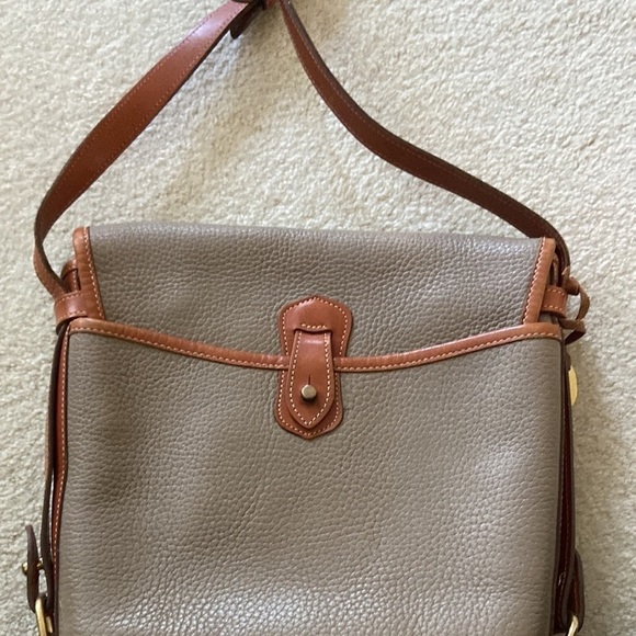 Dooney&Bourke Vintage cross body bag in good use condition, gold hardware - Picture 2 of 11